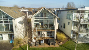 Lakeside property with spa access on a nature reserve Owls Hoot HM69